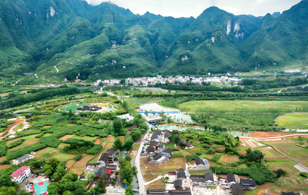 貴州銅仁農(nóng)村供水標(biāo)準(zhǔn)化改造水廠全自動(dòng)一體化凈水器